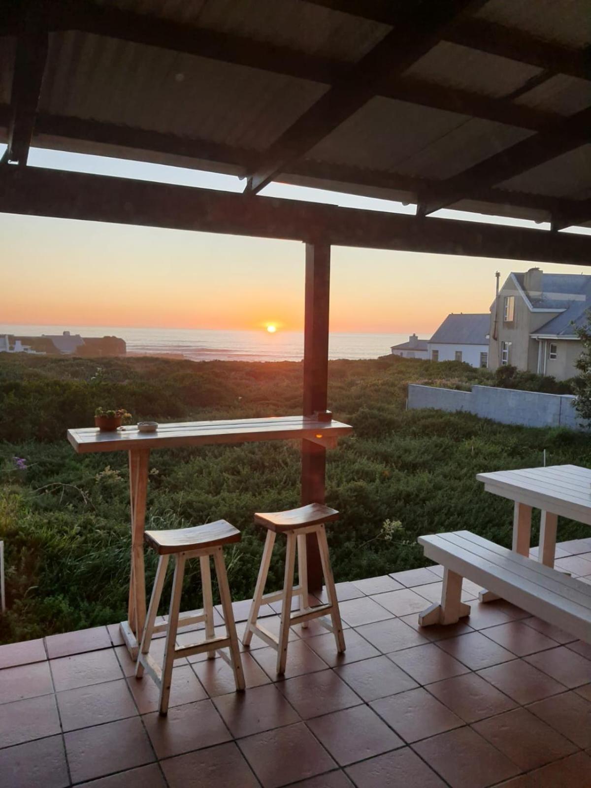 石窟湾 West Coast Seaside Getaway酒店 外观 照片